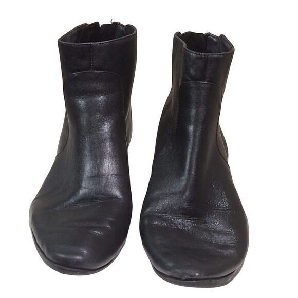 VinceāCamutoāSzā6Ā ZipāBackāBooties - Picture 8 of 16